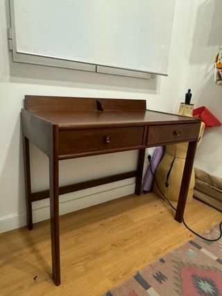 Escritorio madera doble cajón