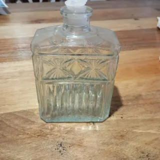 Licorera de cristal tallado