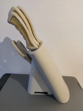 Ceppo portacoltelli con 5 coltelli e forbici