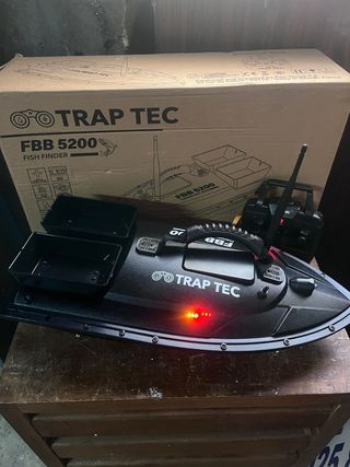 Barco Cebador Pesca TRAP TEC