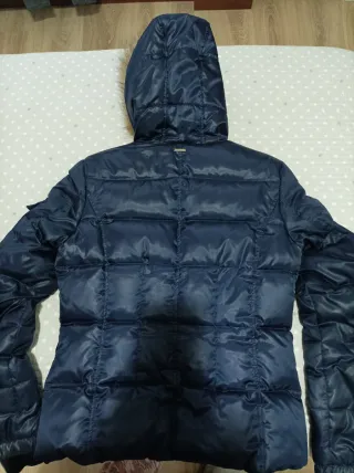 Abrigo corto plumífero marino