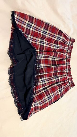 Falda de cuadros escoceses roja