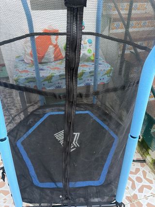 Cama elástica infantil poco uso