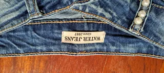 Vaqueros perlas y rotos.