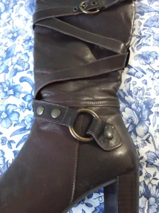 Botas altas de piel marrón hechas en España