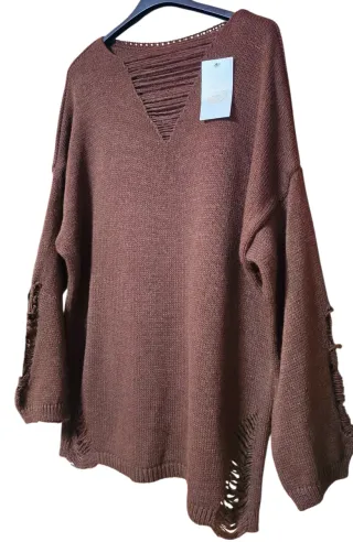 Jersey marrón de punto con hilos