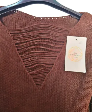 Jersey marrón de punto con hilos