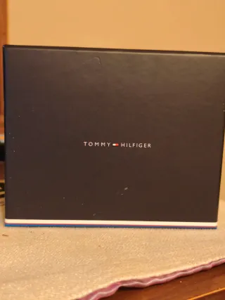 Cartera Tommy Hilfiger Negra