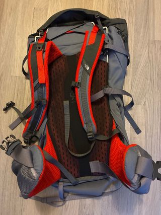 Mochila The North Face Negra y Gris