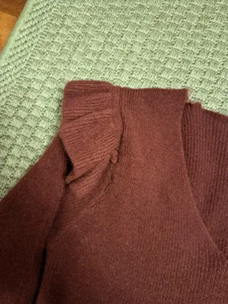 Jersey corto burdeos con volantes