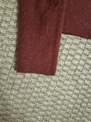 Jersey corto burdeos con volantes