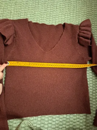 Jersey corto burdeos con volantes