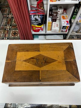 Caja antigua de madera