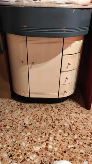 Mueble de baño beige y gris