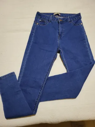 Conjunto niña jersey mostaza y vaqueros