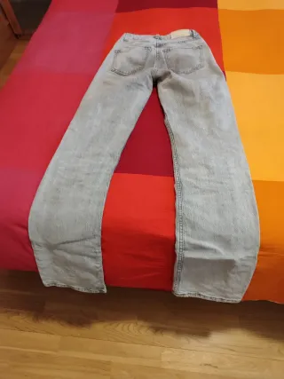 Vaqueros Stradivarius gris claro ,talla 32
