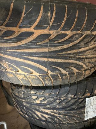 2 Neumáticos dunlop 265/40R18 97V s.p. 9000