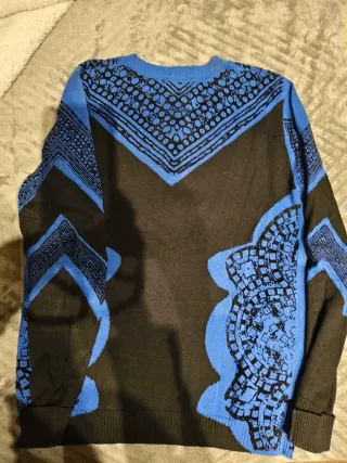 Jersey marca Desigual flores azul y negro