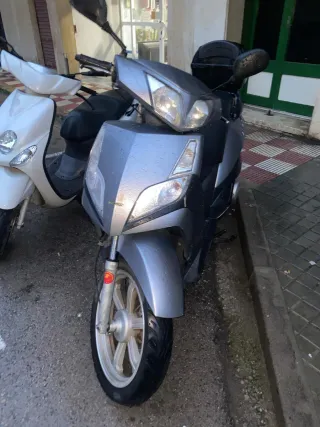 Moto Linhai gris