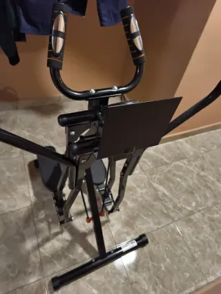 Máquina de ejercicios vertical