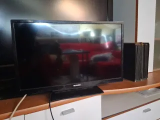 Tv LED HDMI Telefunken 24" trasera transparente