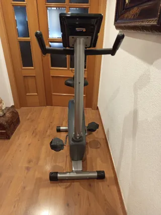 Bicicleta Estática BH Fitness Gris