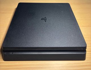 PS4 (PlayStation 4) Nera