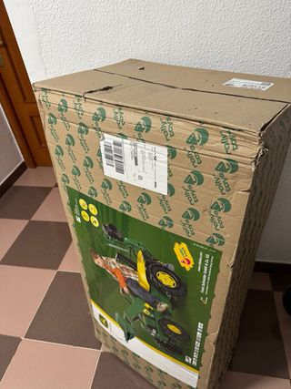 Tractor John Deere con pala delantera y trasera