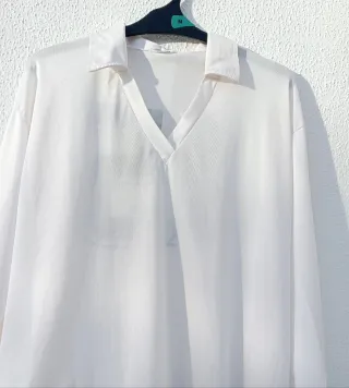 CAMISETA DE FÚTBOL O DEPORTES COLOR BLANCO.