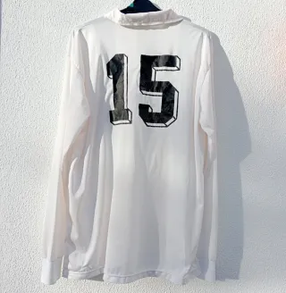 CAMISETA DE FÚTBOL O DEPORTES COLOR BLANCO.