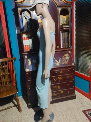 Vestido largo azul sin tirantes