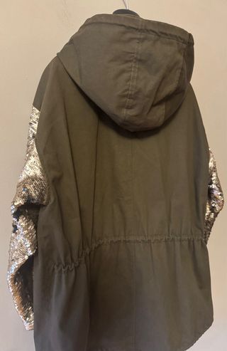 Parka oversize caqui ‘Zara’