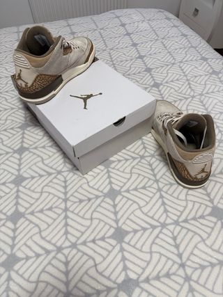 Zapatillas Jordan 3 Beige y Marrón