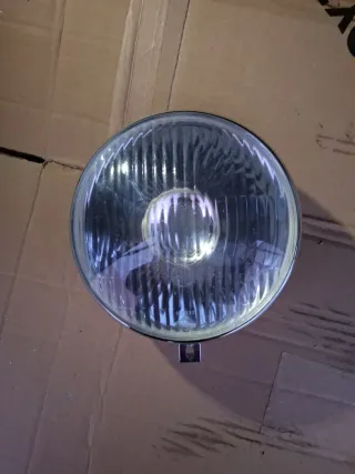 Faro Rinder R1010 con bisel