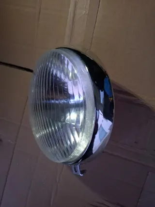 Faro Rinder R1010 con bisel