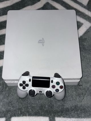 PS4 Slim Blanca + Mando + Juegos