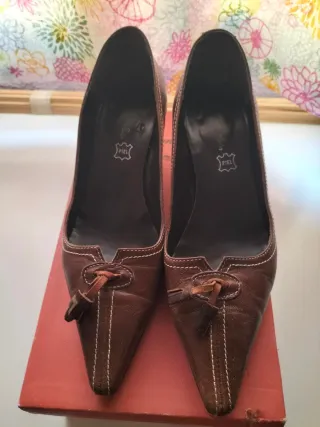 Zapatos tacón , unos 7 cm. Seminuevos