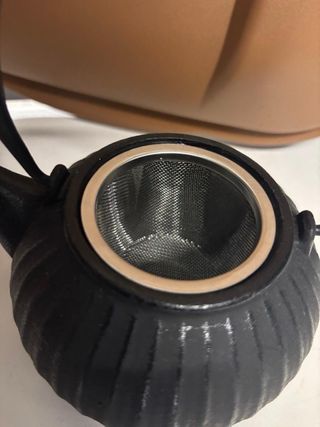 Tetera de hierro forjado negra