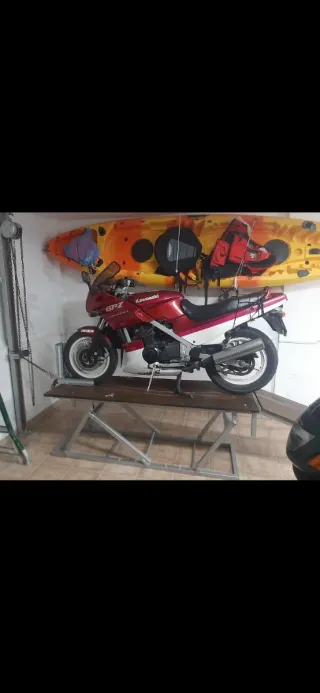 Kawasaki GPZ 500S - ITV Pasada