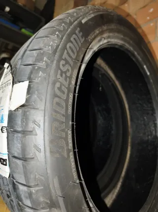 Neumáticos 215/50 R19 A estrenar 30€/und.