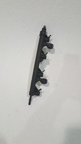 RAMPA INYECTORA PEUGEOT 207 CC