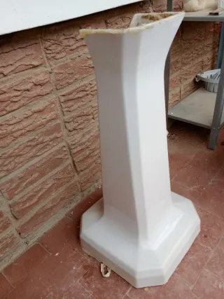 Pie de lavabo de porcelana blanco años 60