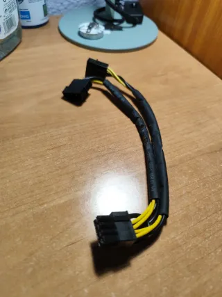 Adaptador Molex a 6+2 pines para Tarjeta Gráfica