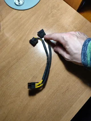 Adaptador Molex a 6+2 pines para Tarjeta Gráfica