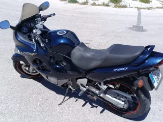 Suzuki GSX 750 F