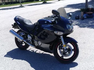 Suzuki GSX 750 F