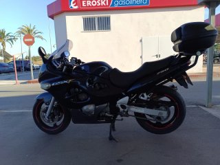 Suzuki GSX750F