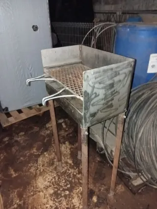 Barbacoa artesanal metálica