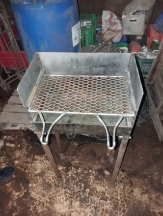 Barbacoa artesanal metálica