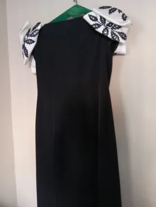 Vestido fiesta negro y lazos blancos y etc...